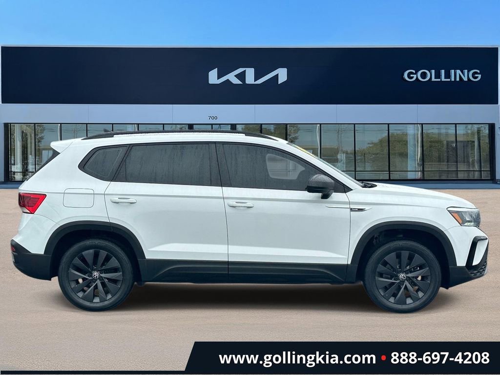 Used 2022 Volkswagen Taos S AWD/4WD image 2