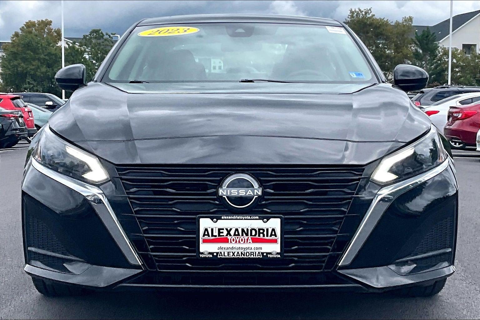 Used 2023 Nissan Altima 2.5 SV w/ SV Premium Package FWD image 3