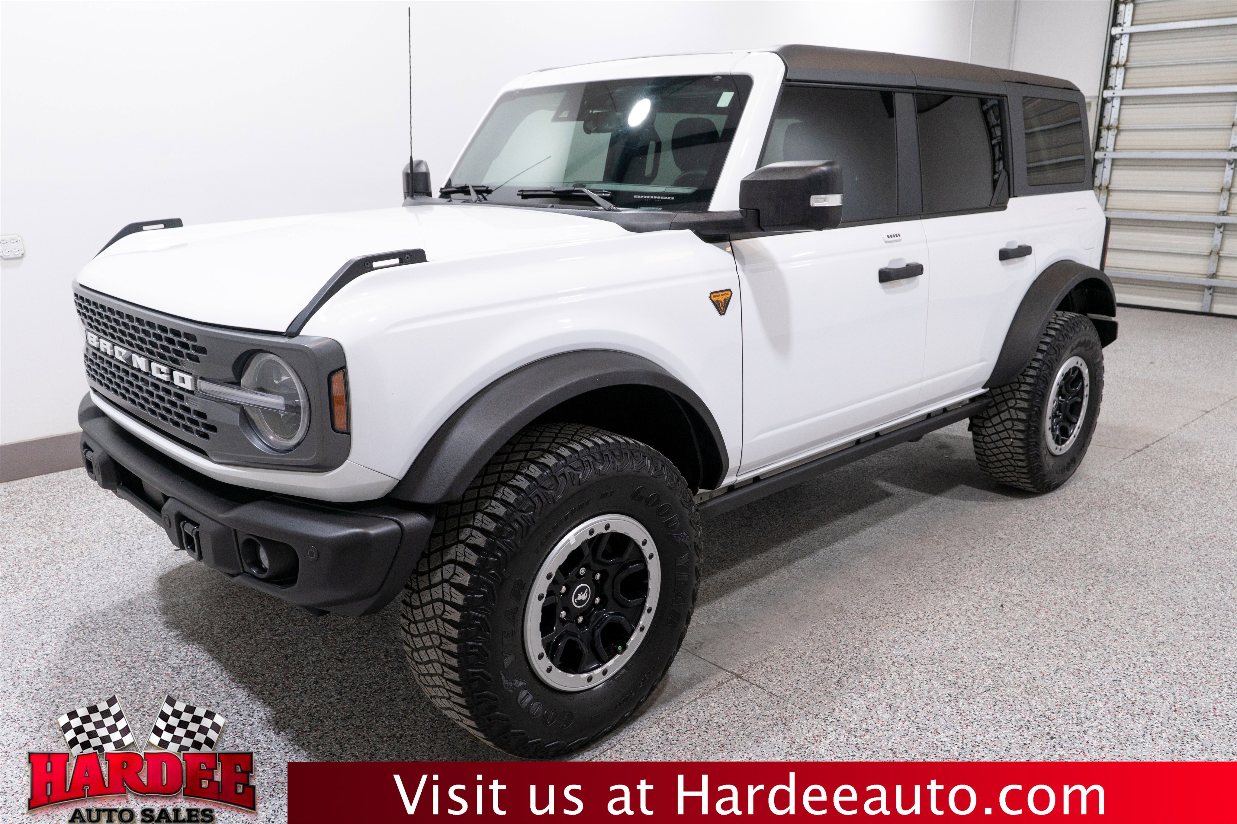 Used 2023 Ford Bronco Badlands w/ Sasquatch Package AWD/4WD image 2