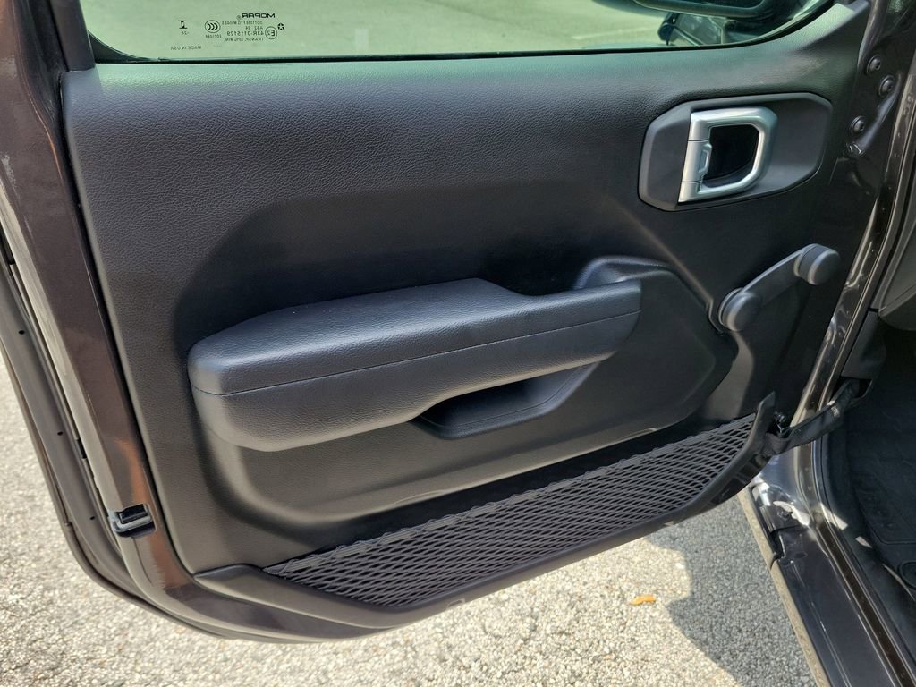 Used 2024 Jeep Wrangler Sport image 19