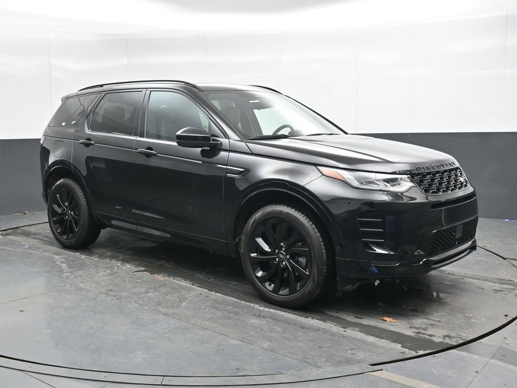Used 2025 Land Rover Discovery Sport Dynamic SE image 4