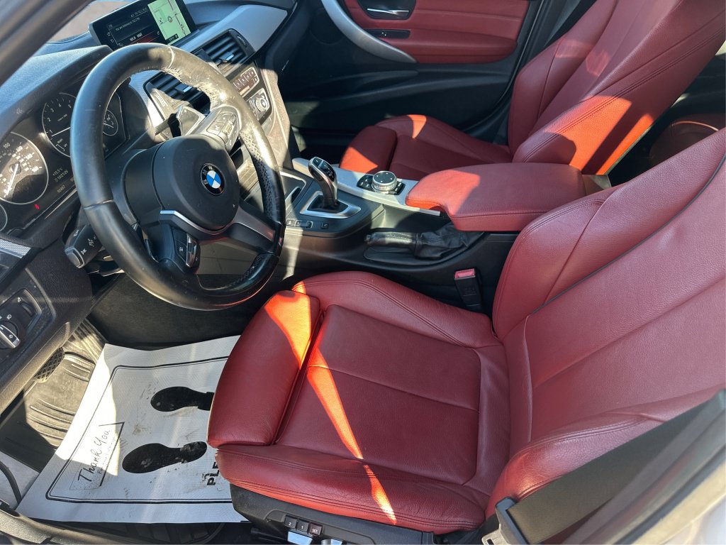 Used 2017 BMW 330i xDrive Sedan AWD/4WD image 11