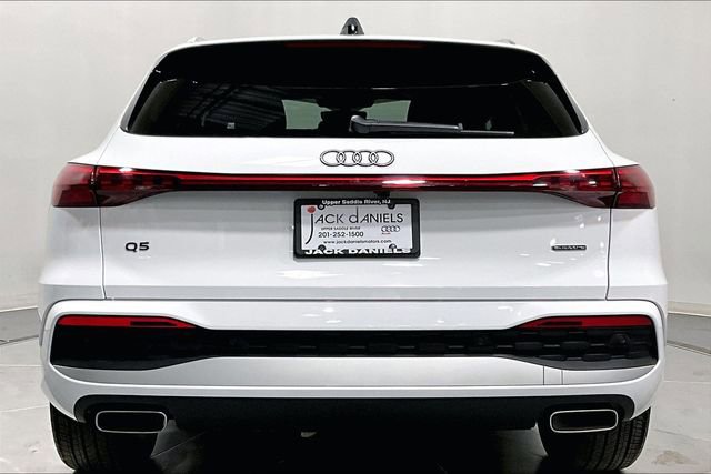Used 2025 Audi Q5 Premium w/ Convenience Package image 4
