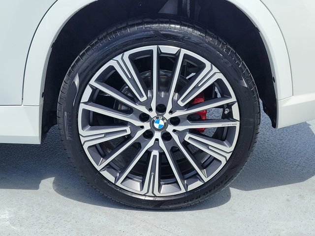 Used 2025 BMW X1 xDrive28i w/ Technology Package image 11