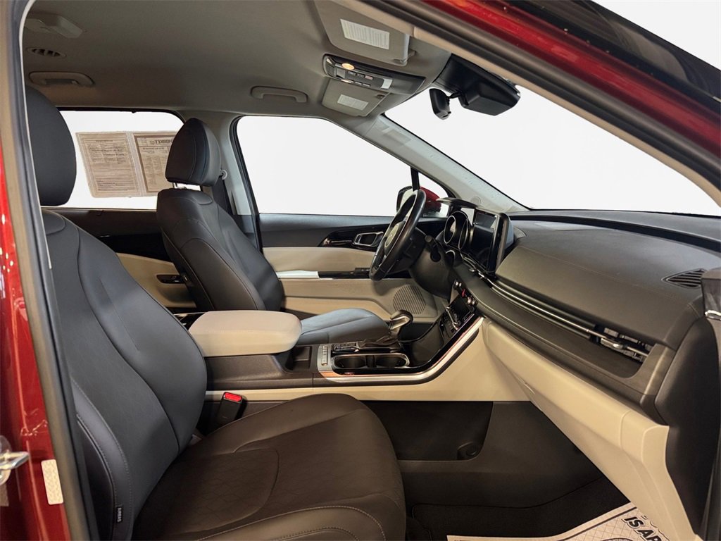 Certified 2024 Kia Carnival EX image 26