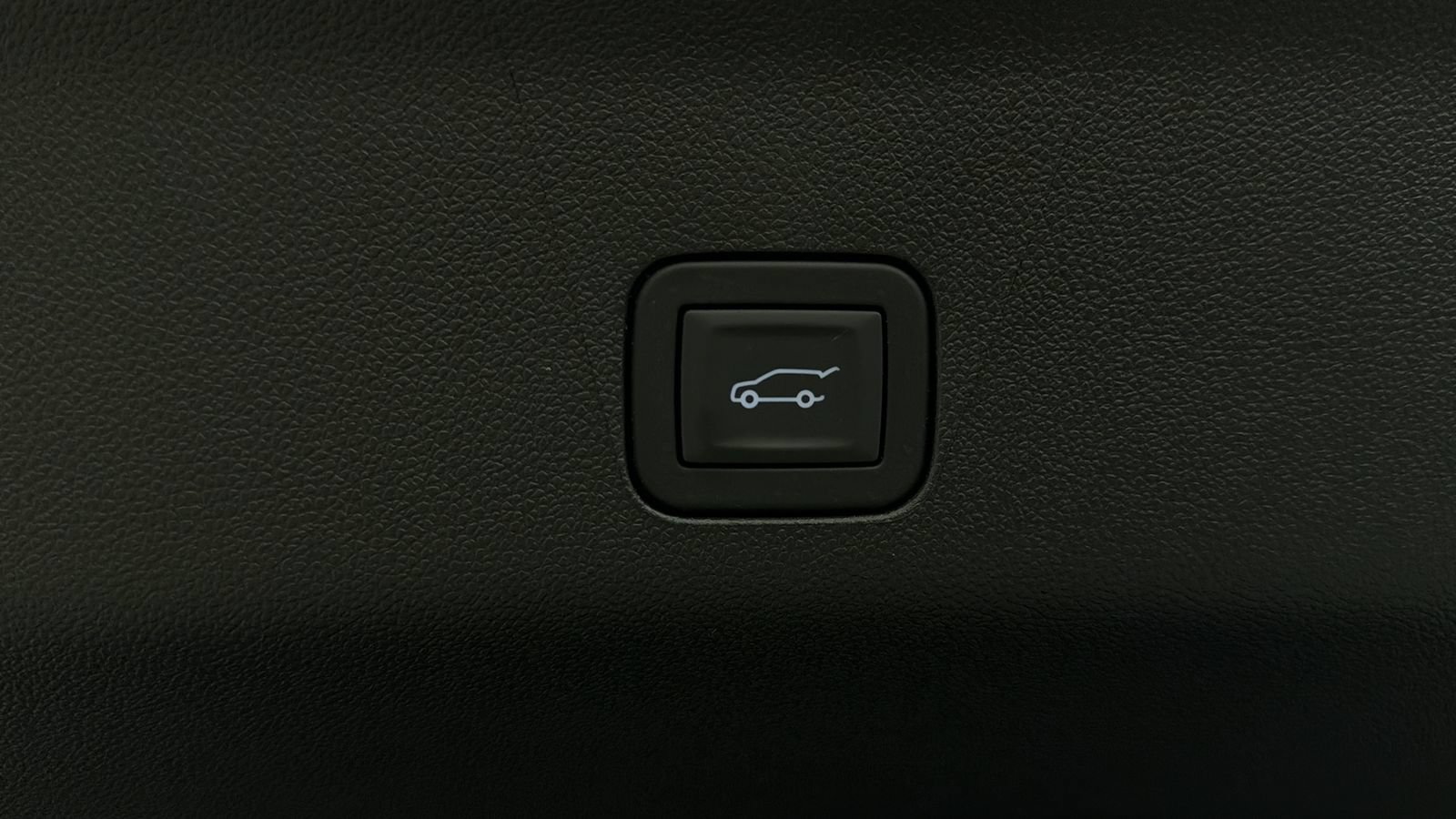 Used 2025 GMC Yukon XL Denali w/ Sun & Power Step Package AWD/4WD image 14