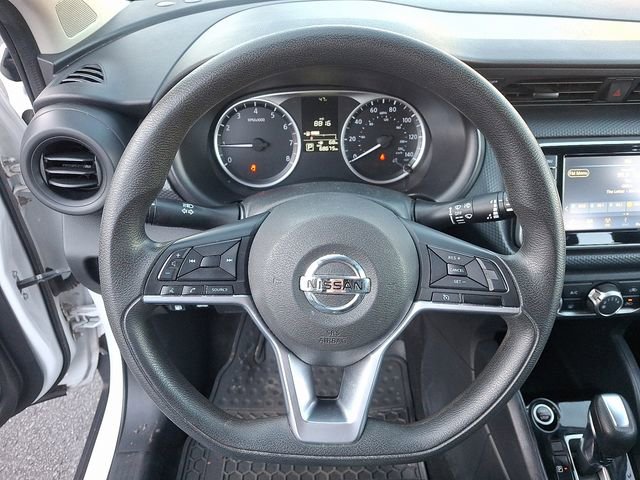 Used 2021 Nissan Kicks S image 19