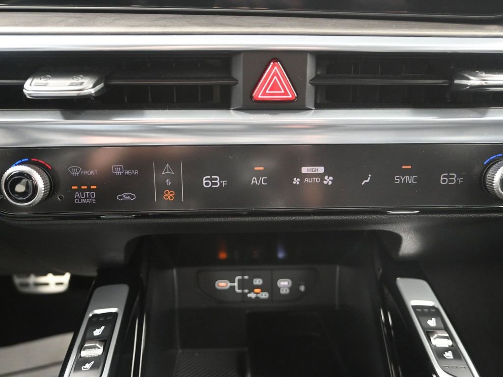 Certified 2025 Kia Sorento SX Prestige image 22