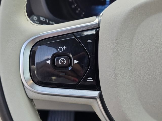 Certified 2024 Volvo XC60 B5 Plus w/ Protection Package Premier image 29