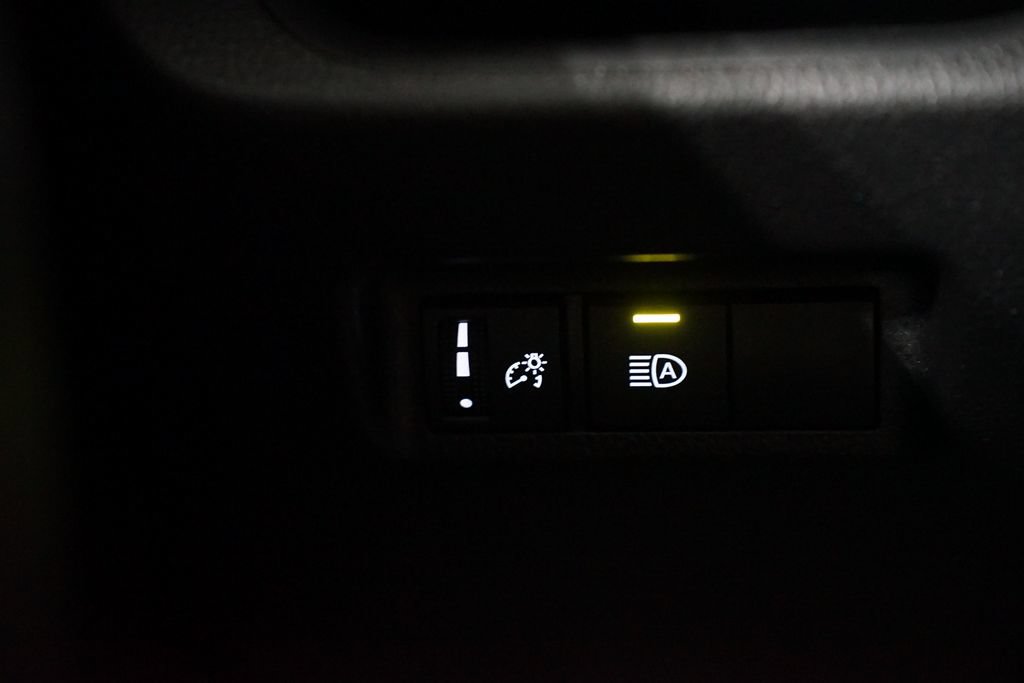Used 2024 Toyota RAV4 XLE FWD image 24
