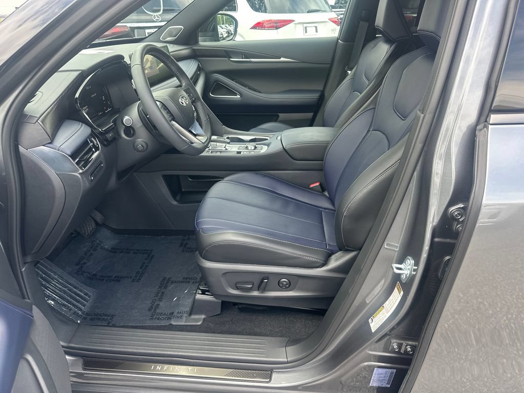 Certified 2026 INFINITI QX60 Sport w/ Dark Cargo Package AWD/4WD image 9