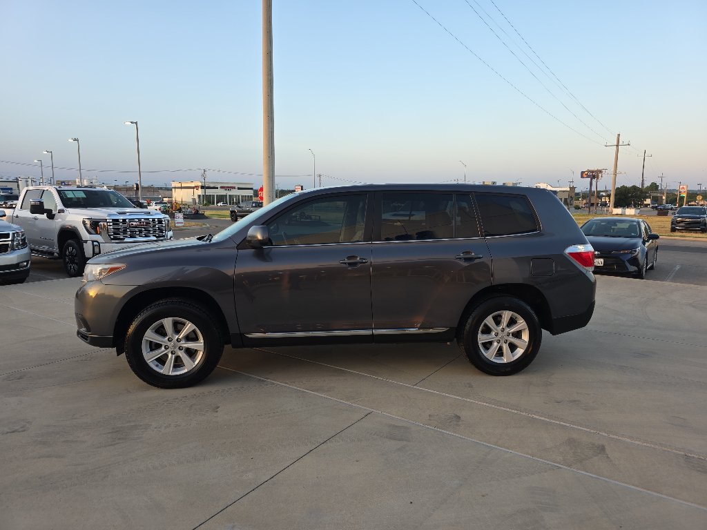 Used 2013 Toyota Highlander FWD image 4