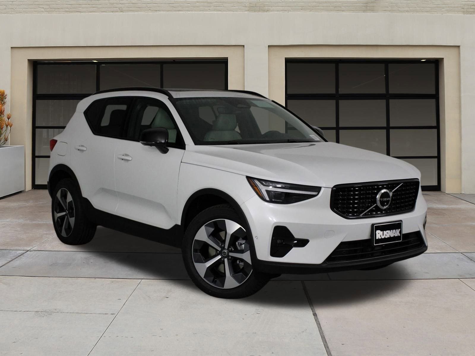 New 2026 Volvo XC40 B4 Plus w/ Climate Package image 19