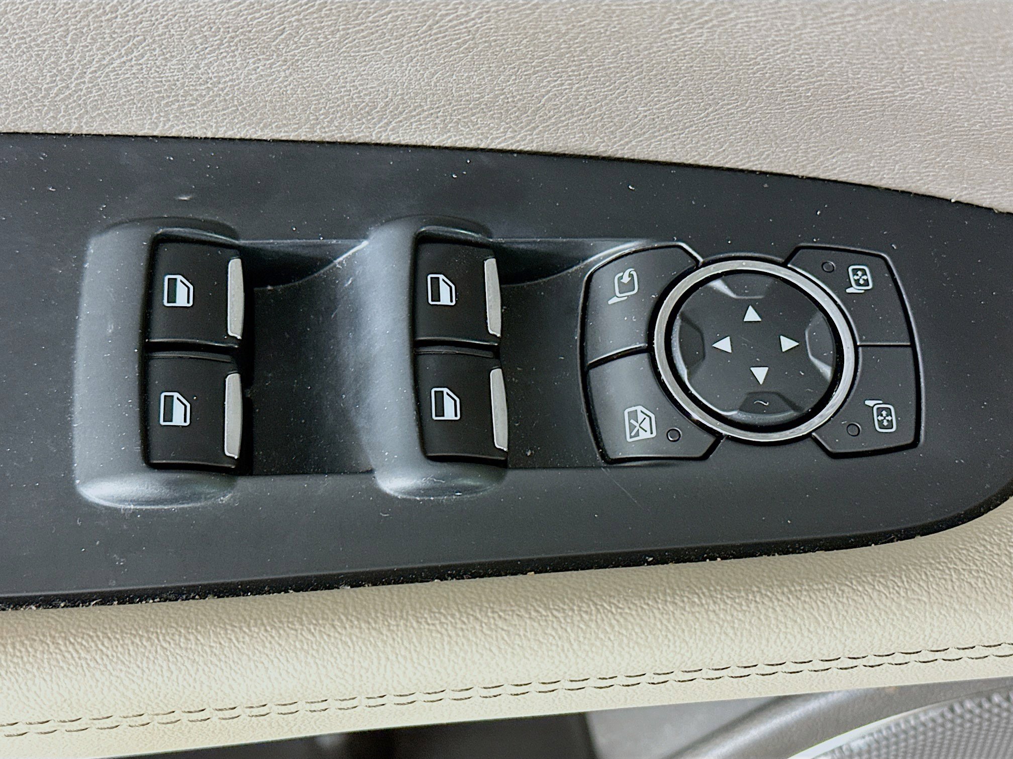 Used 2022 Lincoln Nautilus FWD w/ Premium Package image 15