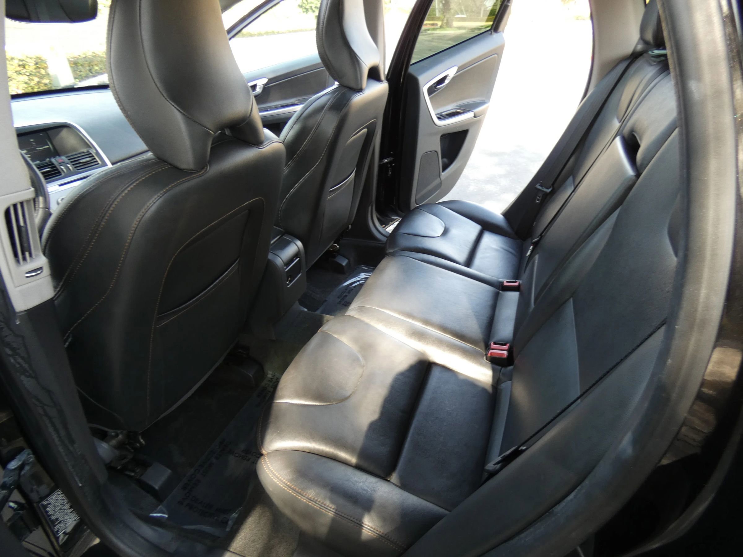 Used 2017 Volvo XC60 T5 Dynamic w/ Preferred Option Package image 39