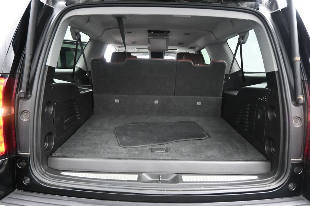 Used 2019 Chevrolet Suburban Premier w/ Premier Plus Edition RWD image 32