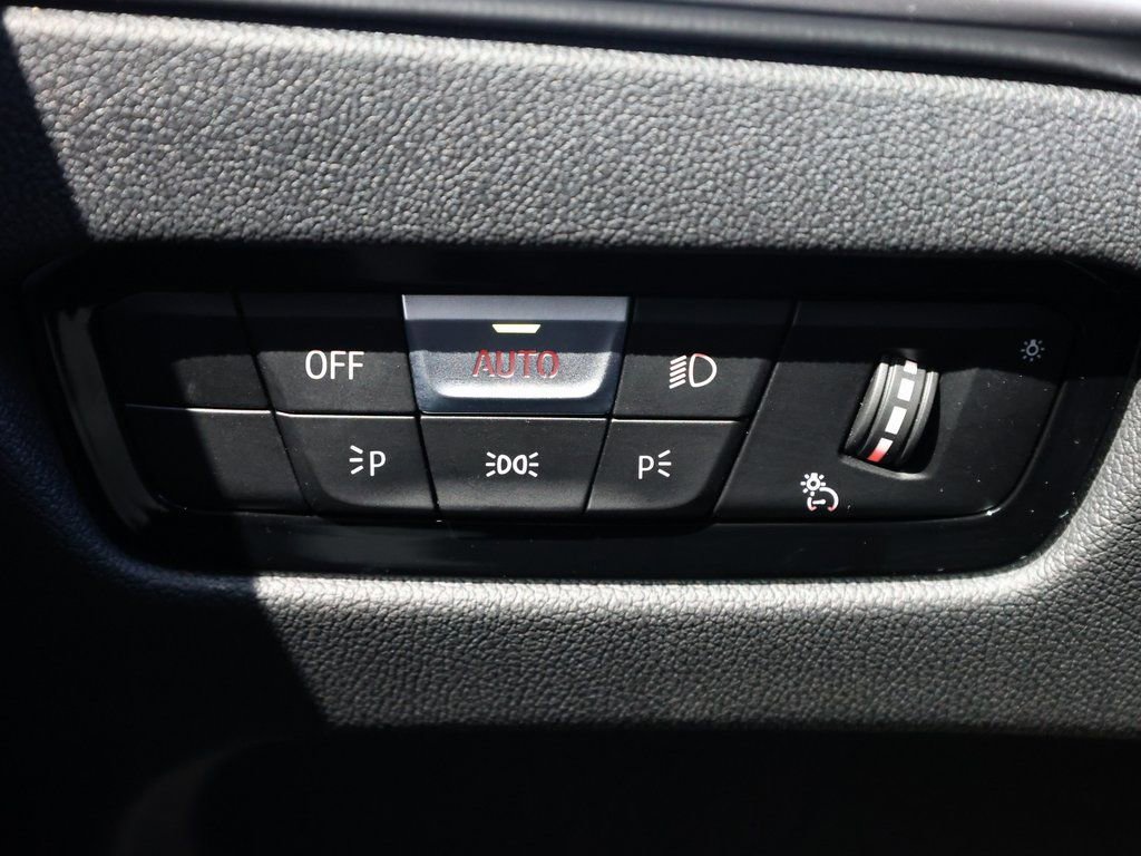 Used 2025 BMW i4 eDrive40 w/ M Sport Package image 34