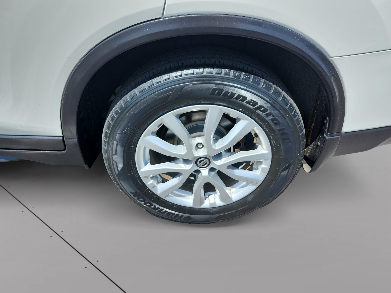 Used 2018 Nissan Rogue SV w/ Premium Package FWD image 14