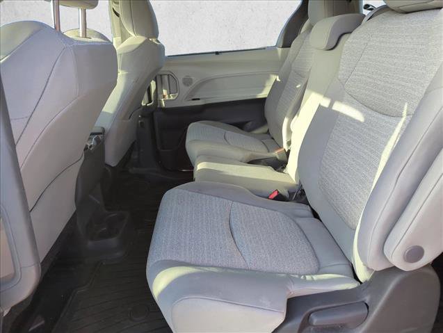 Used 2022 Toyota Sienna LE image 22