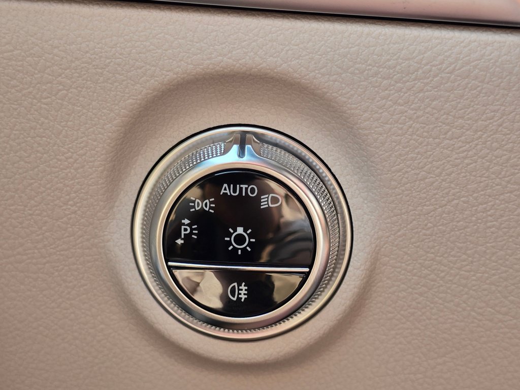 New 2026 Mercedes-Benz C 300 4MATIC Sedan image 38