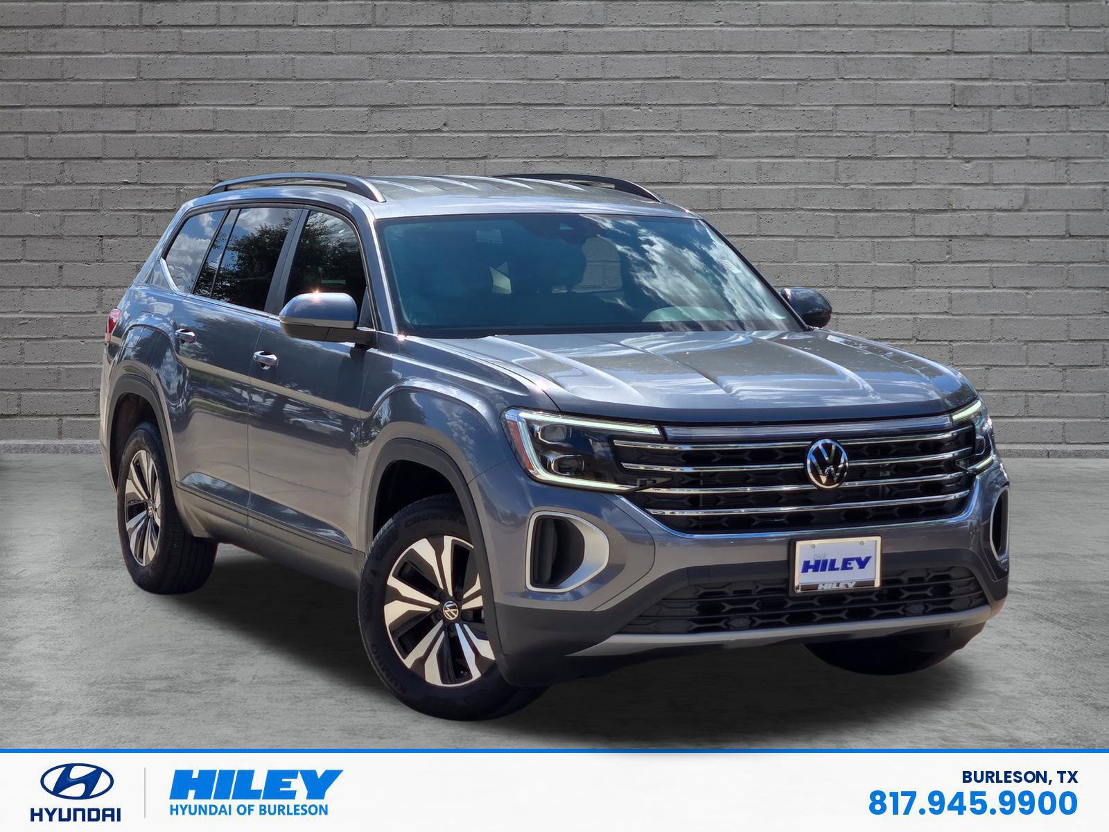 Used 2024 Volkswagen Atlas SE FWD image 2