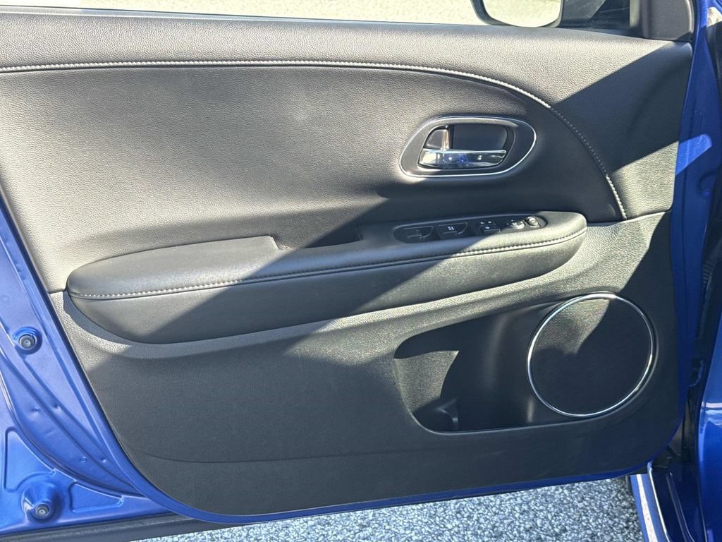 Used 2020 Honda HR-V Touring image 15