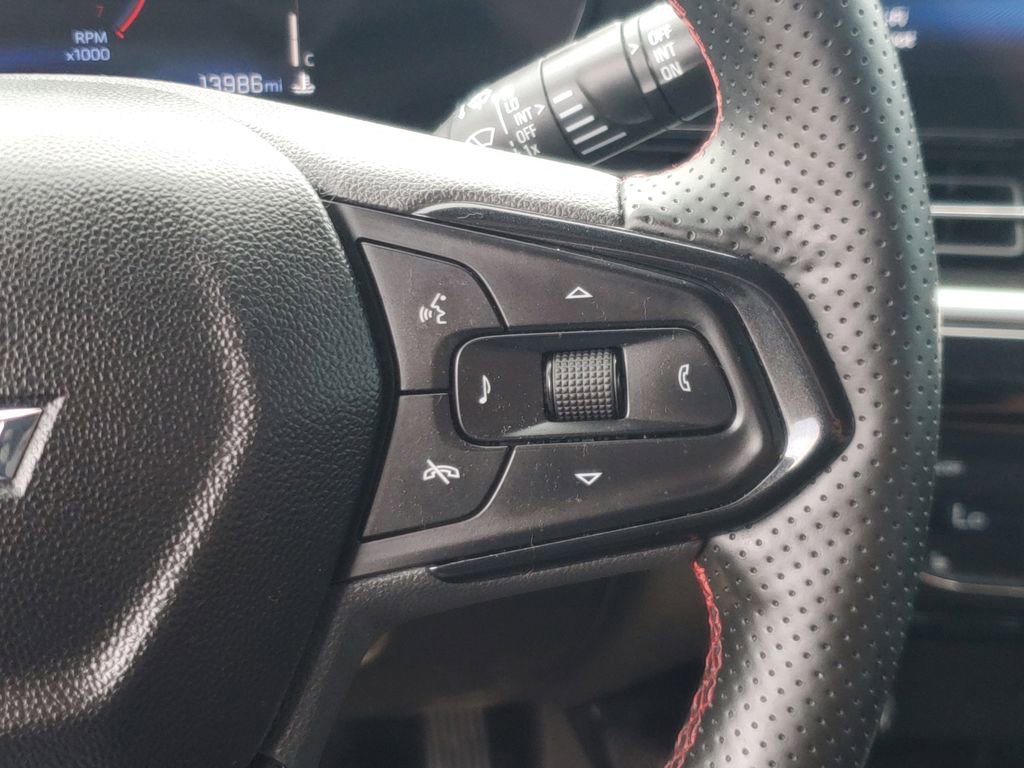 Used 2025 Chevrolet Trax RS w/ Sunroof Package image 22