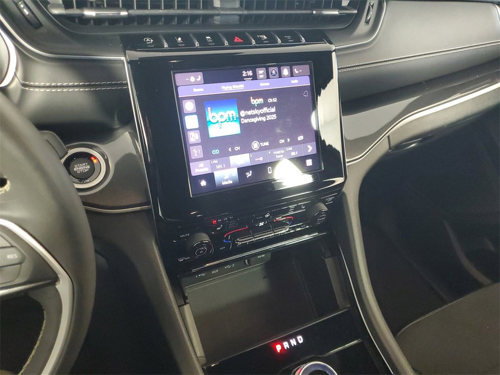 Used 2023 Jeep Grand Cherokee L Laredo image 19