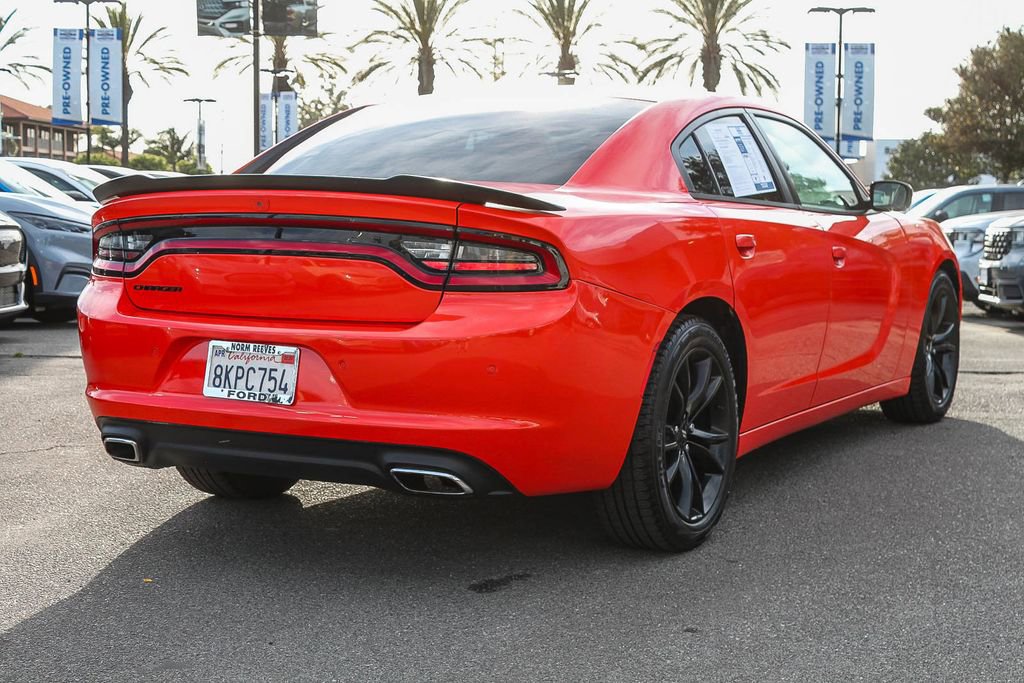 Used 2018 Dodge Charger SXT w/ Blacktop Package image 6