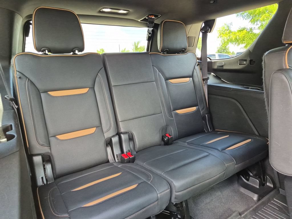 Used 2022 GMC Yukon AT4 w/ Technology Package AWD/4WD image 39