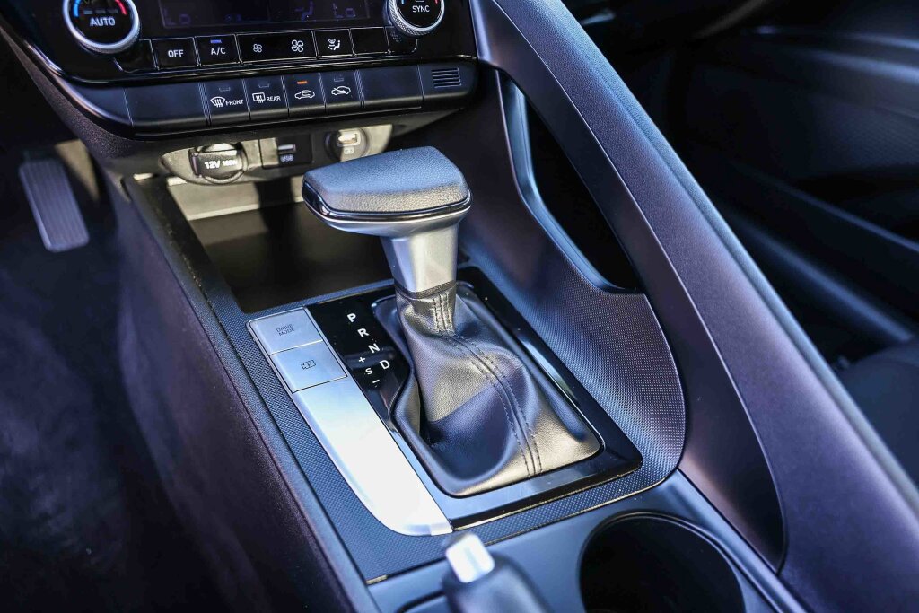 Used 2021 Hyundai Elantra SEL image 12