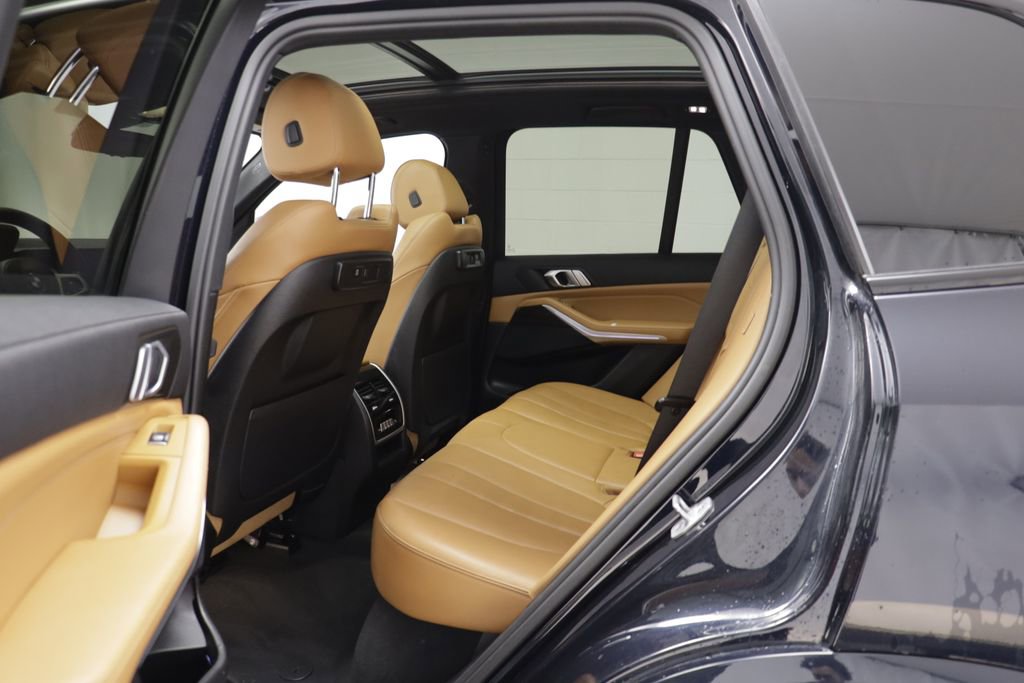 Used 2021 BMW X5 xDrive40i w/ M Sport Package image 14