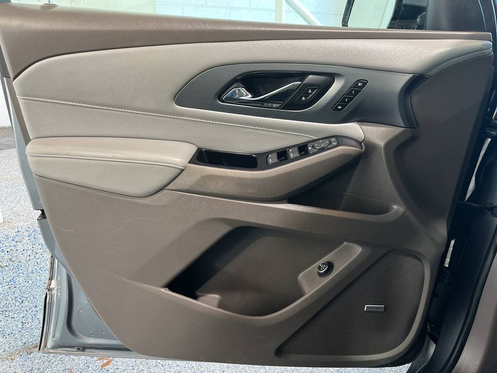 Used 2019 Chevrolet Traverse Premier w/ Driver Confidence II Package image 29