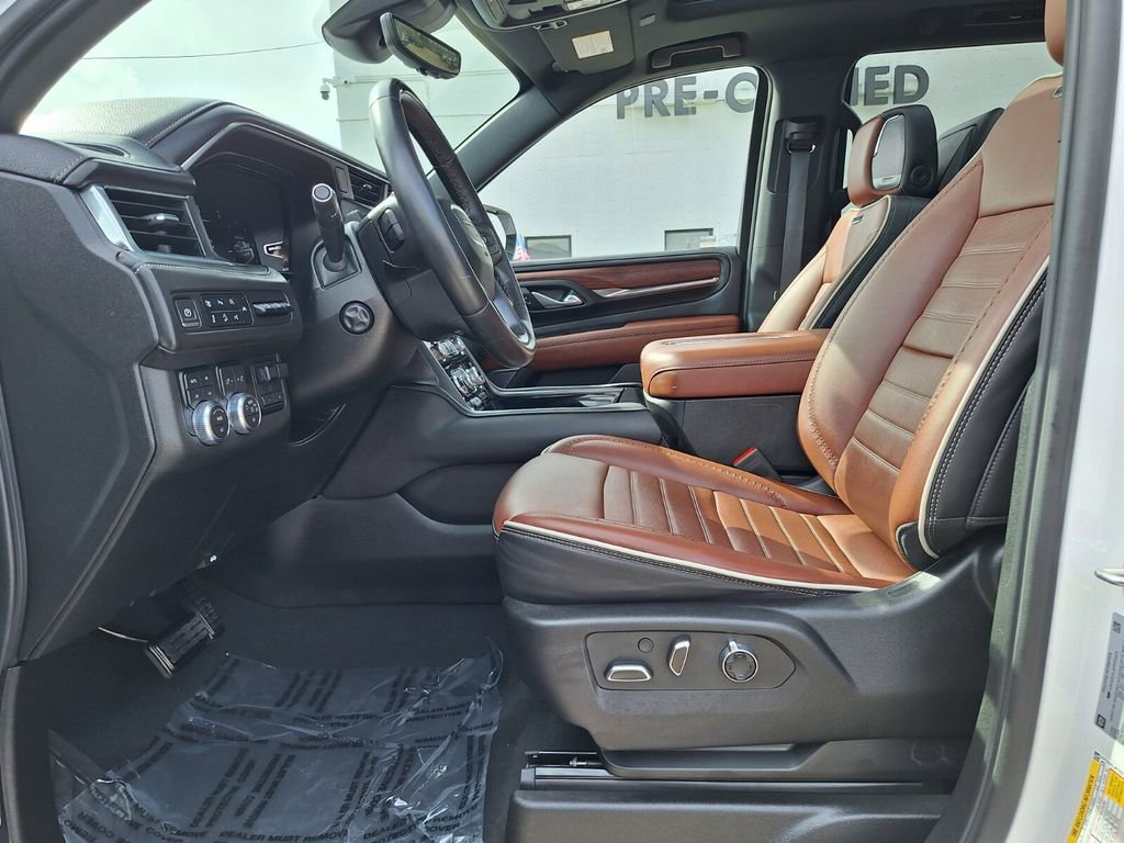 Used 2023 GMC Yukon Denali Ultimate w/ LPO, Floor Liner Package image 12