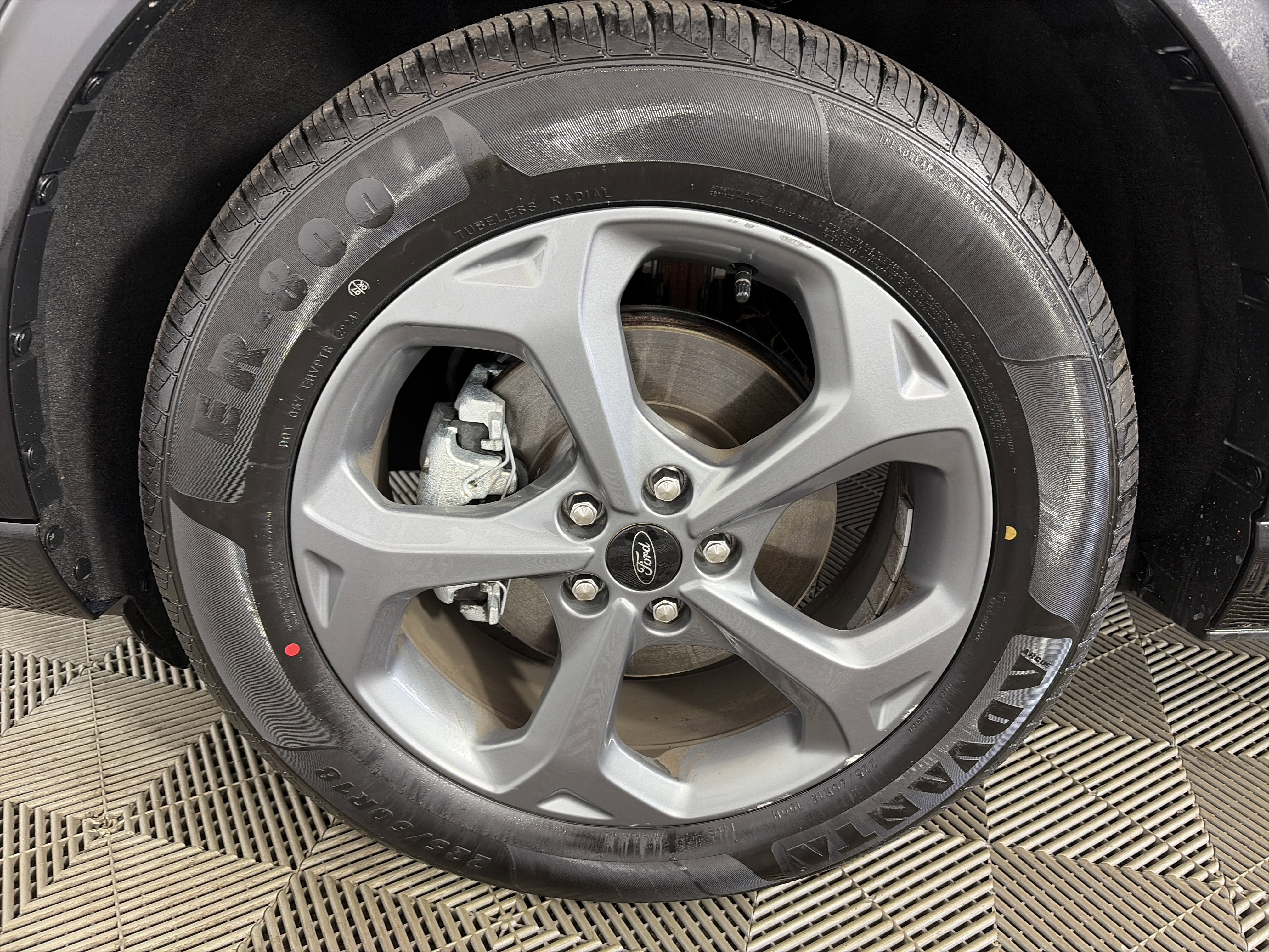 Used 2024 Ford Escape ST-Line image 13