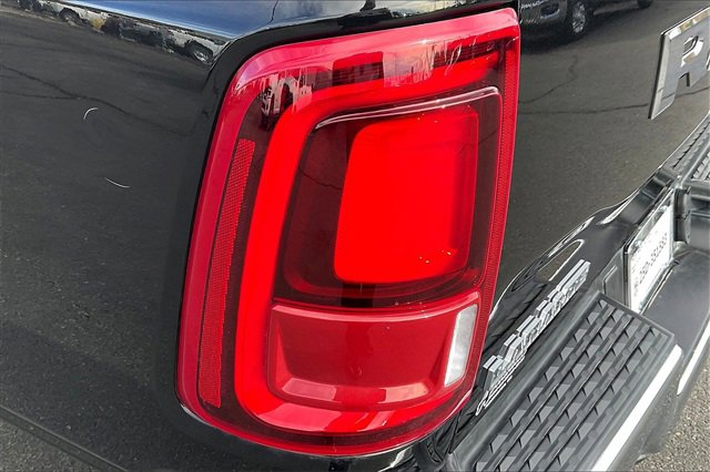 Used 2025 RAM 3500 Laramie image 33