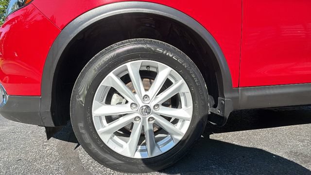 Used 2018 Nissan Rogue Sport SV w/ SV All-Weather Package AWD/4WD image 9