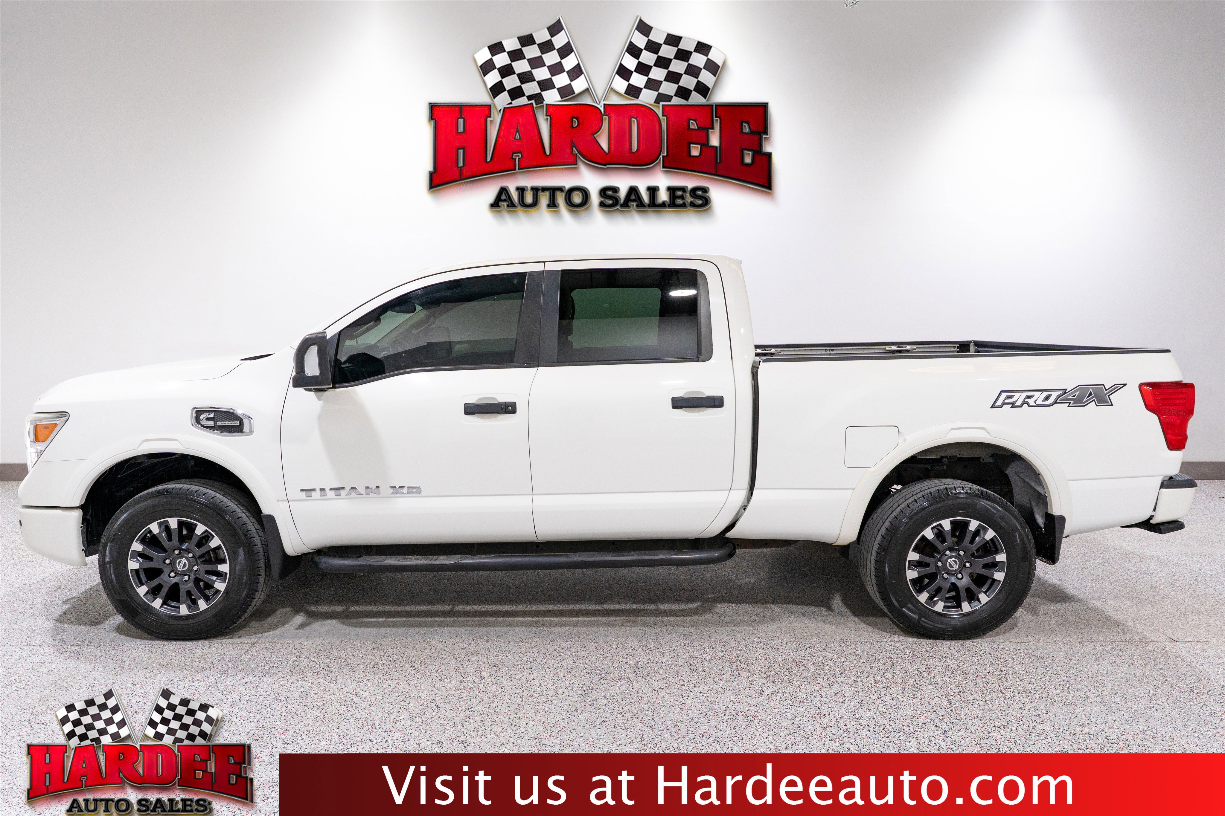Used 2019 Nissan Titan PRO-4X w/ Pro-4x Convenience Package AWD/4WD image 1