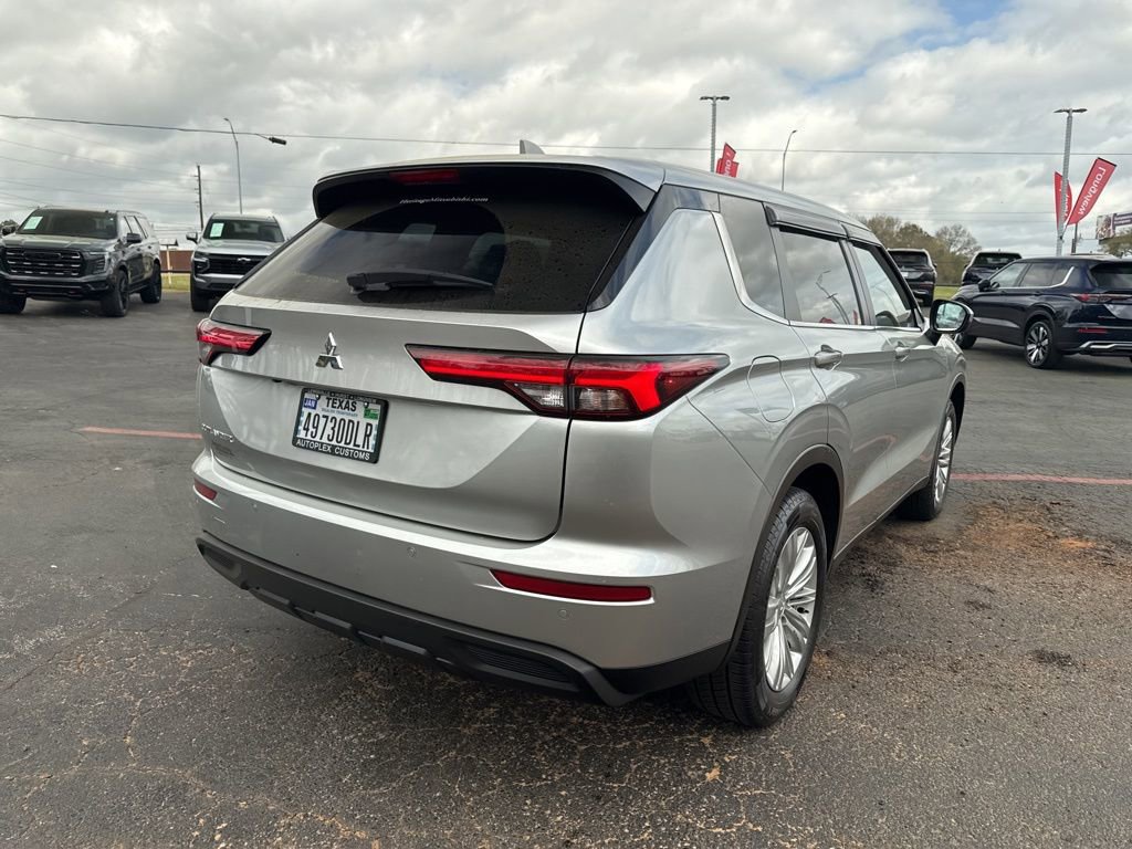 Used 2024 Mitsubishi Outlander ES image 6