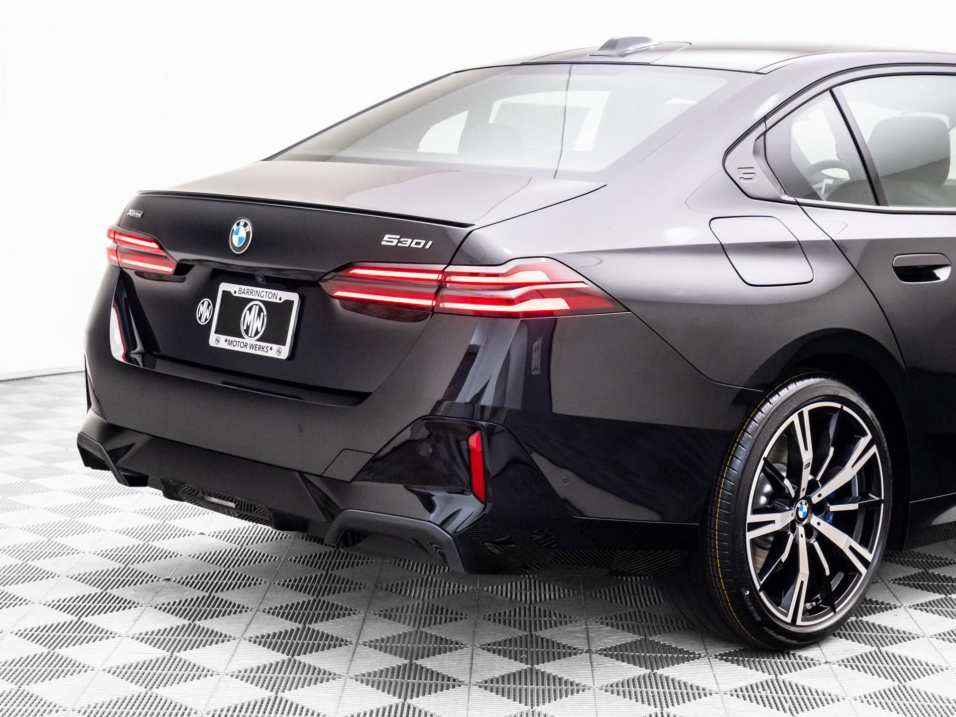 Used 2026 BMW 530i xDrive AWD/4WD image 34