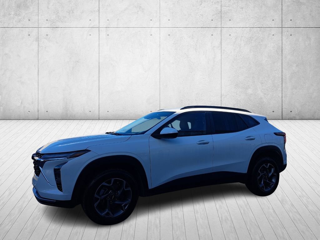 Used 2025 Chevrolet Trax LT image 9