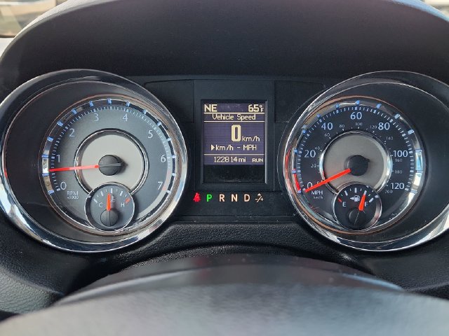 Used 2013 Chrysler Town & Country Touring FWD image 40