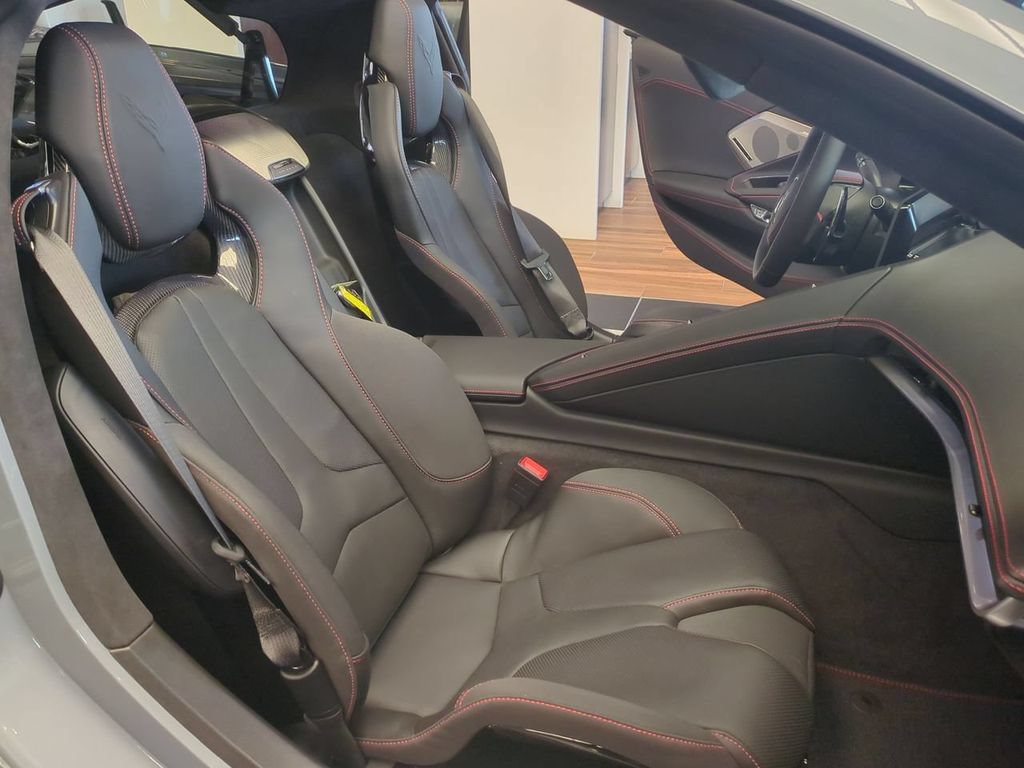 Used 2024 Chevrolet Corvette Stingray Premium Cpe w/ Z51 Performance Package RWD image 23