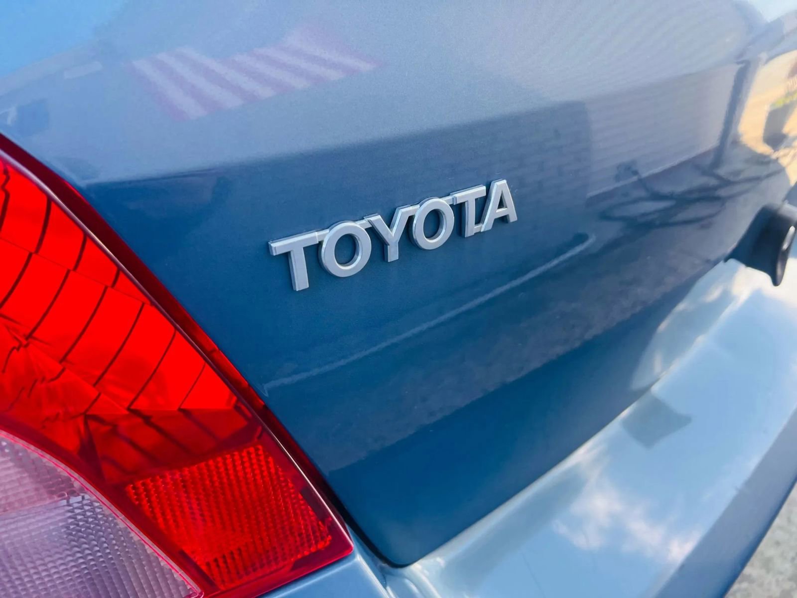 Used 2008 Toyota Yaris 2-Door Hatchback image 10