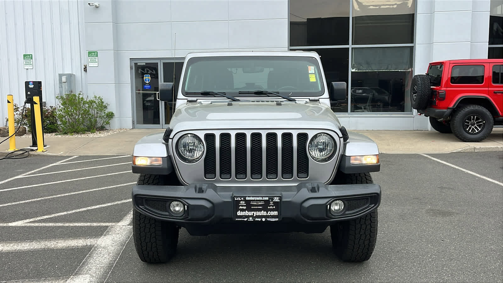 Certified 2021 Jeep Wrangler Unlimited Sahara AWD/4WD image 3
