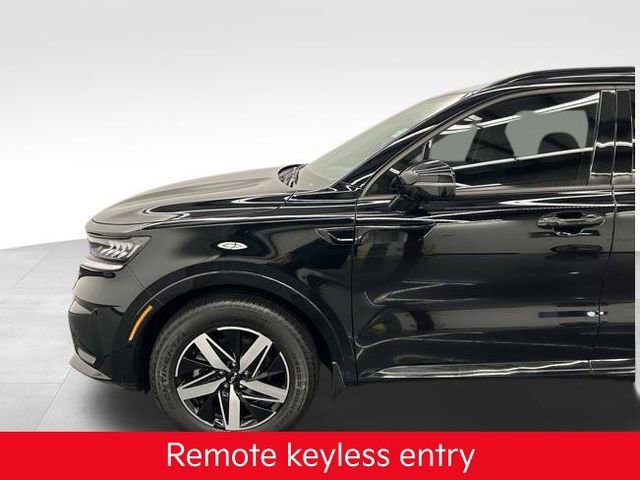 Used 2023 Kia Sorento S image 13