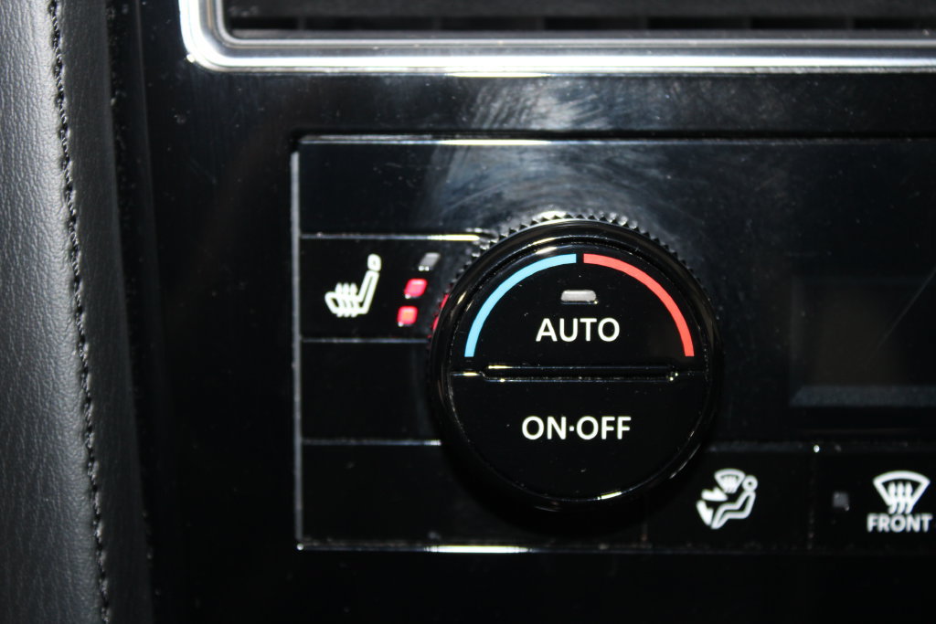 Used 2024 Nissan Armada SV RWD image 47
