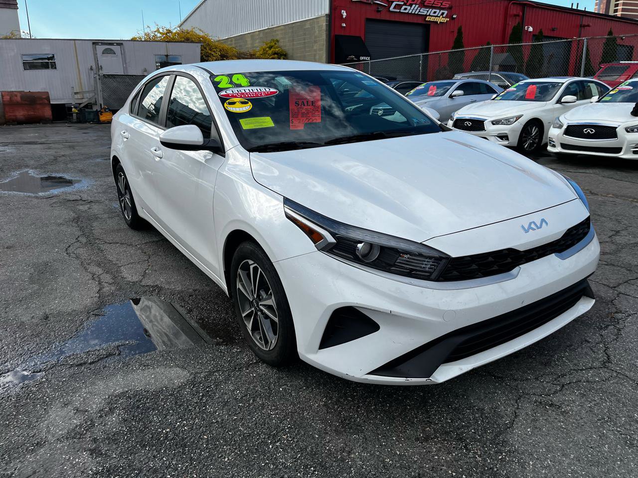 Used 2024 Kia Forte LXS FWD image 1