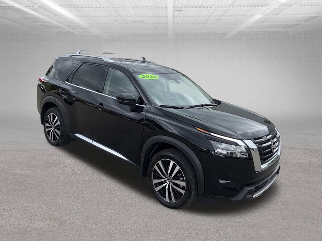 Used 2025 Nissan Pathfinder Platinum w/ Cargo Package AWD/4WD image 45