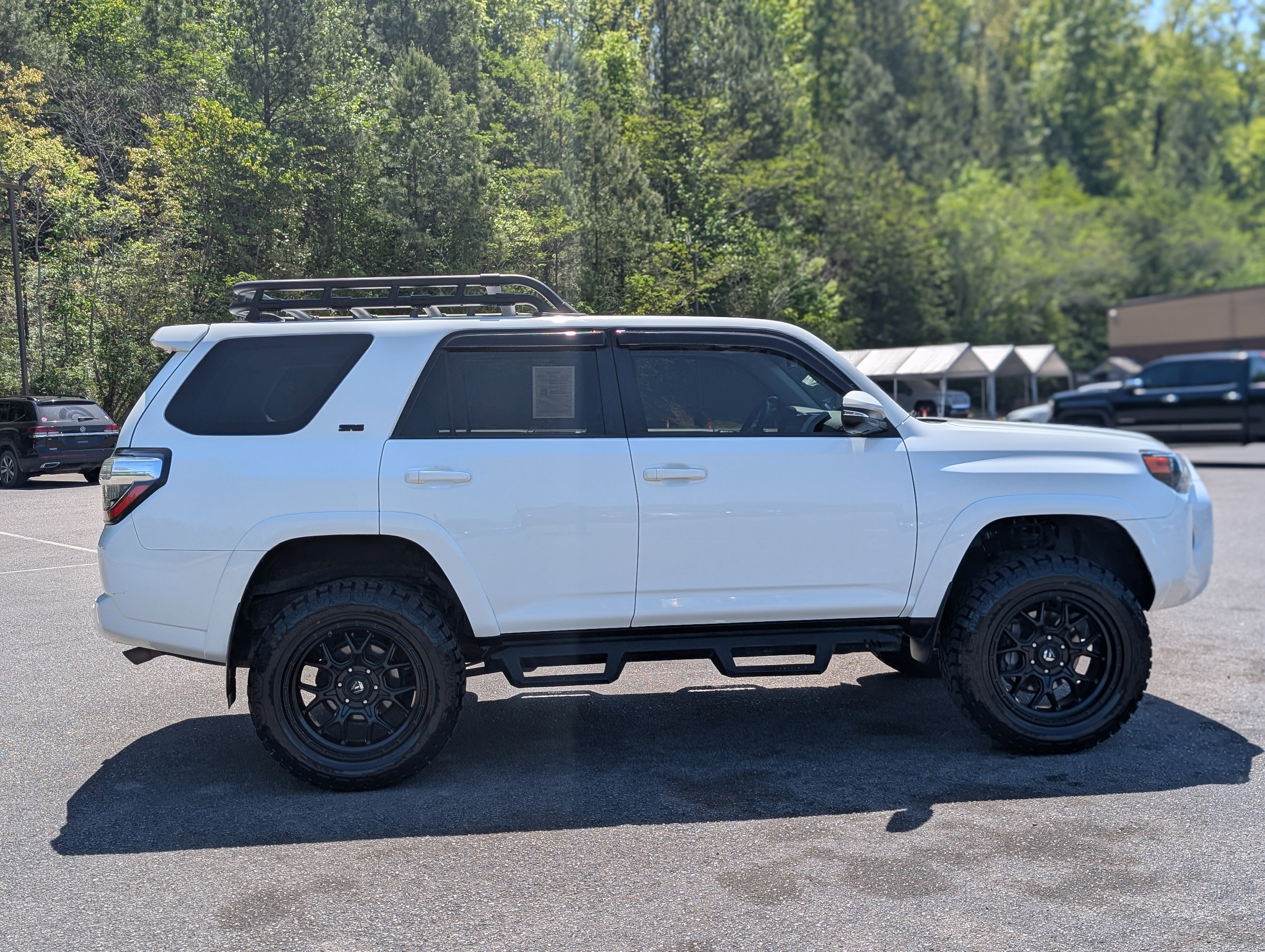 Used 2020 Toyota 4Runner SR5 Premium w/ Moonroof Package image 10